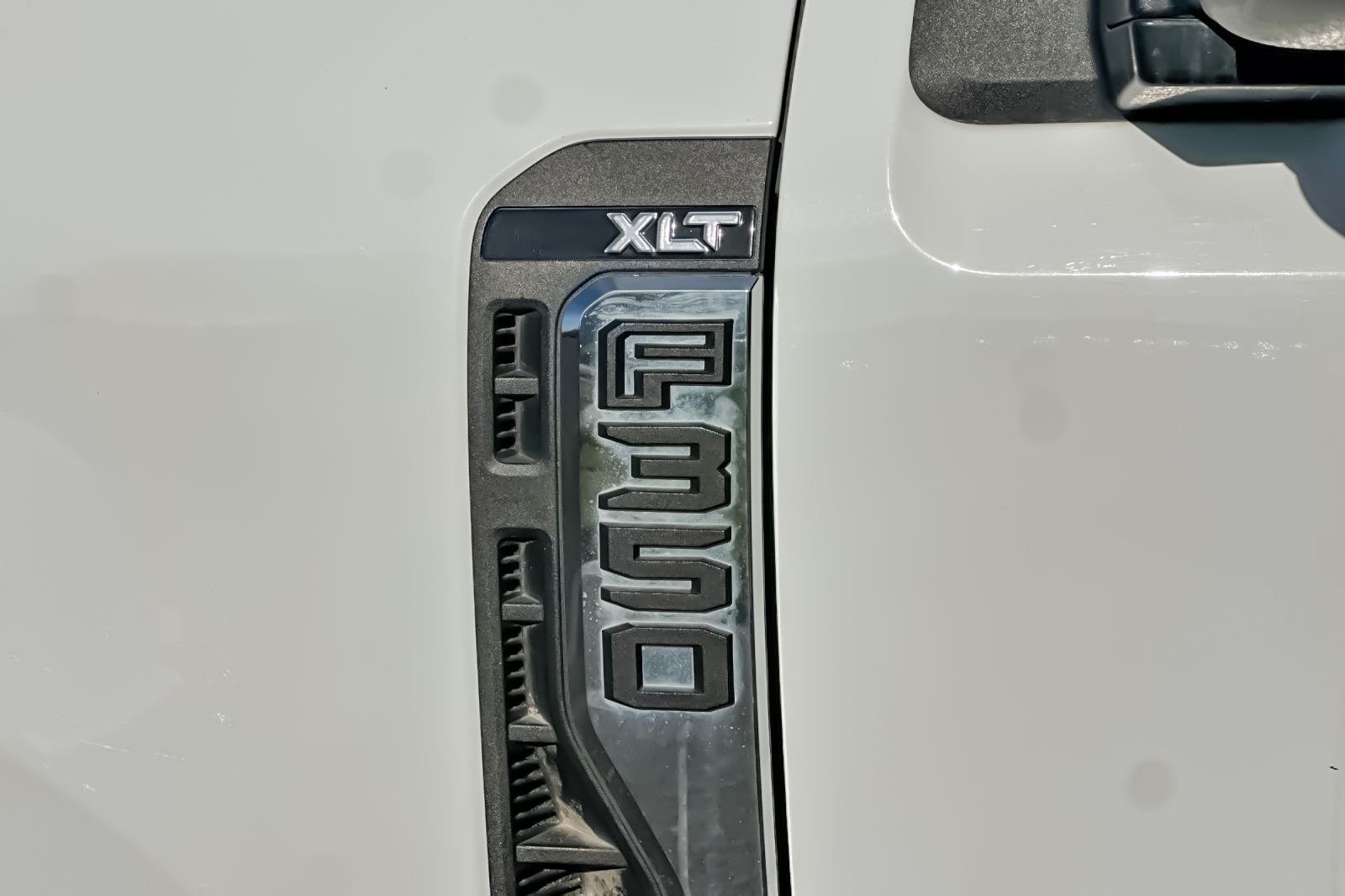 2023 Ford F-350 Super Duty XLT - Photo 35