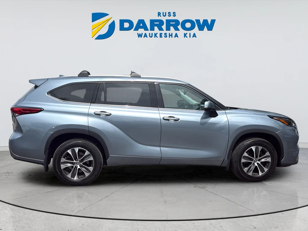Used 2021  Toyota XLE image 6