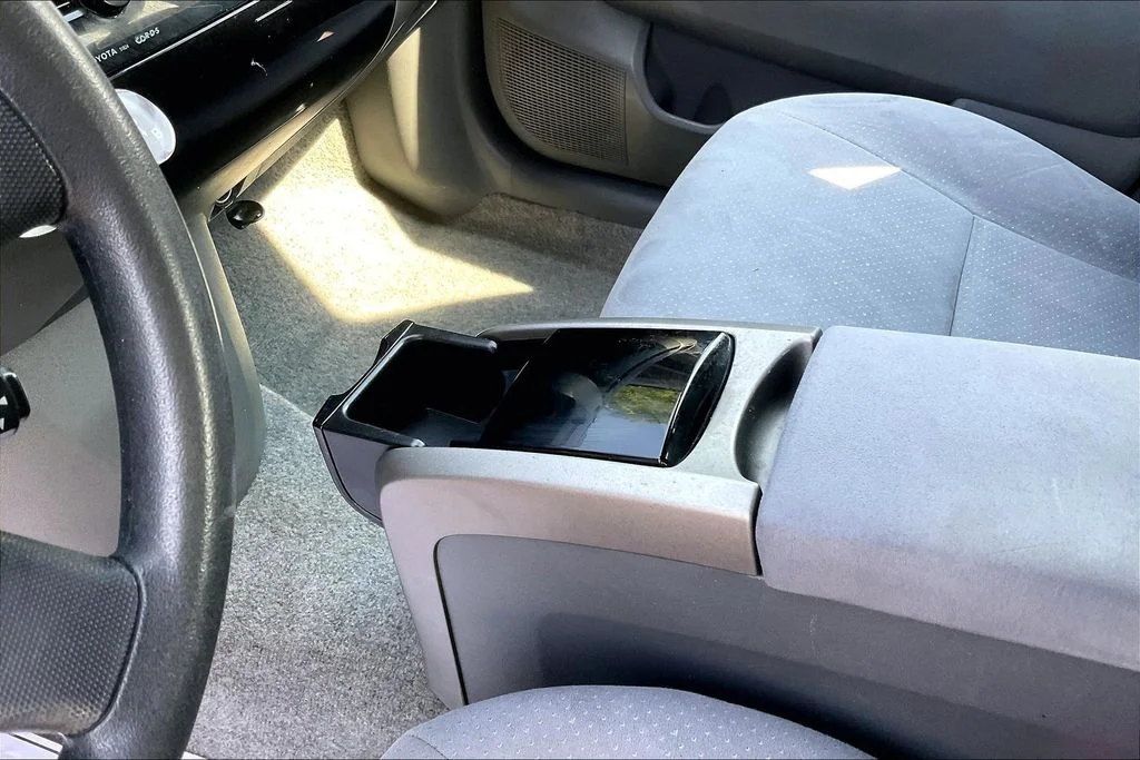 Used 2008 Silver Toyota Base image 17