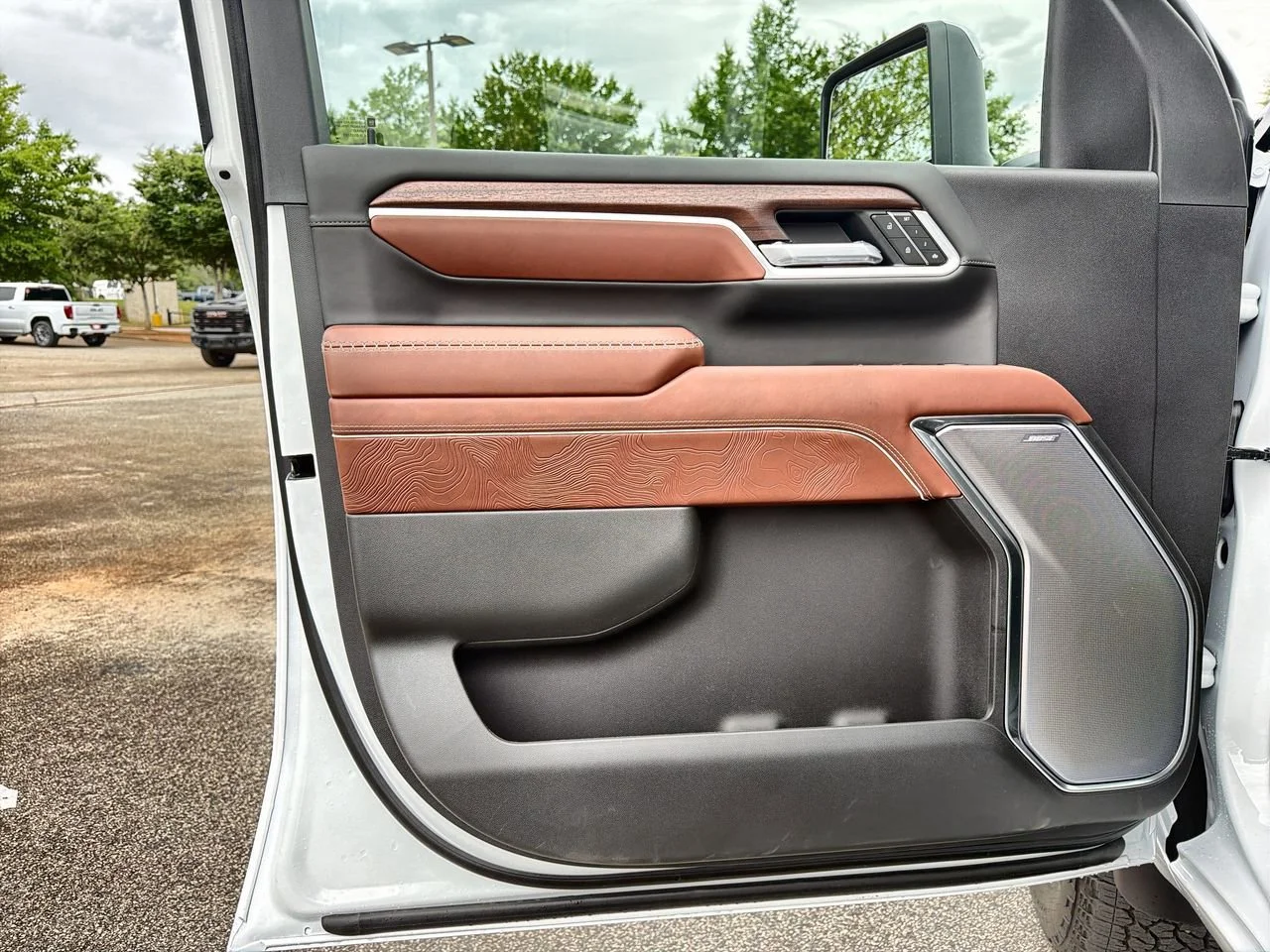 New 2026 Summit White GMC Denali Ultimate image 18