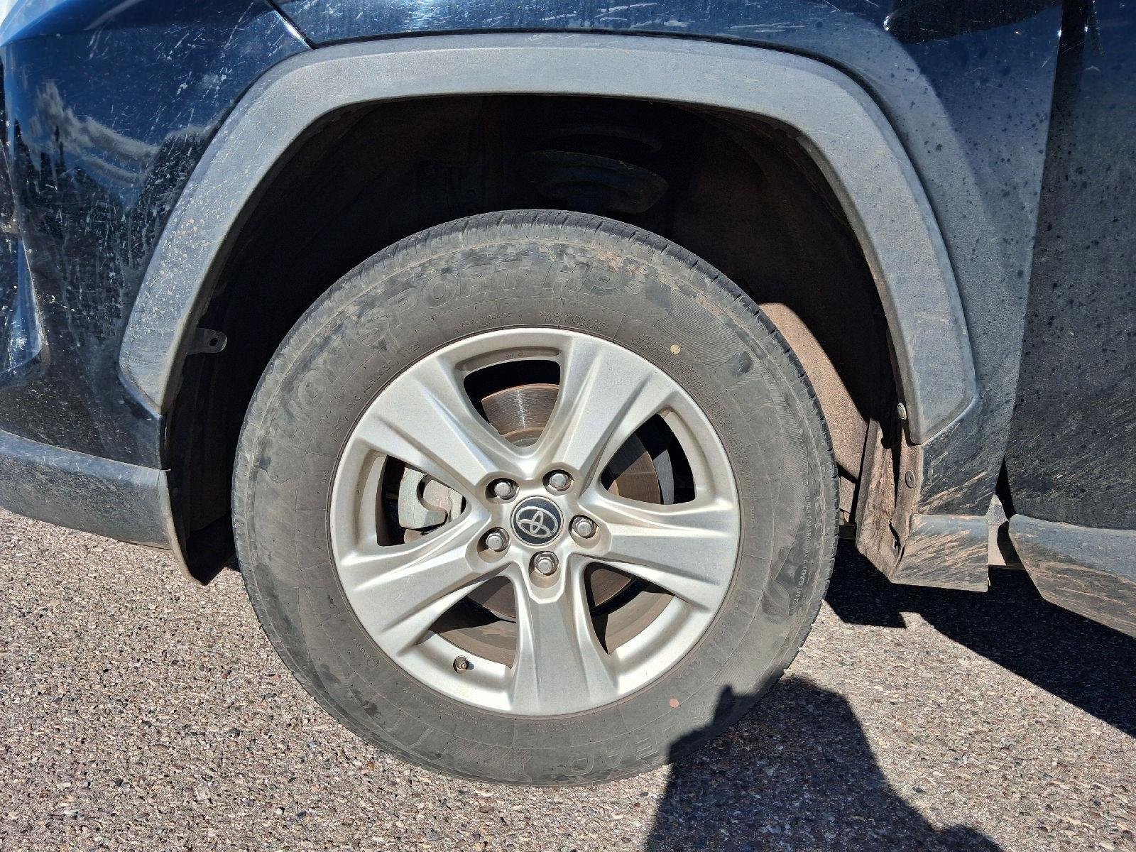 Used 2021 Midnight Black Metallic Toyota XLE image 39