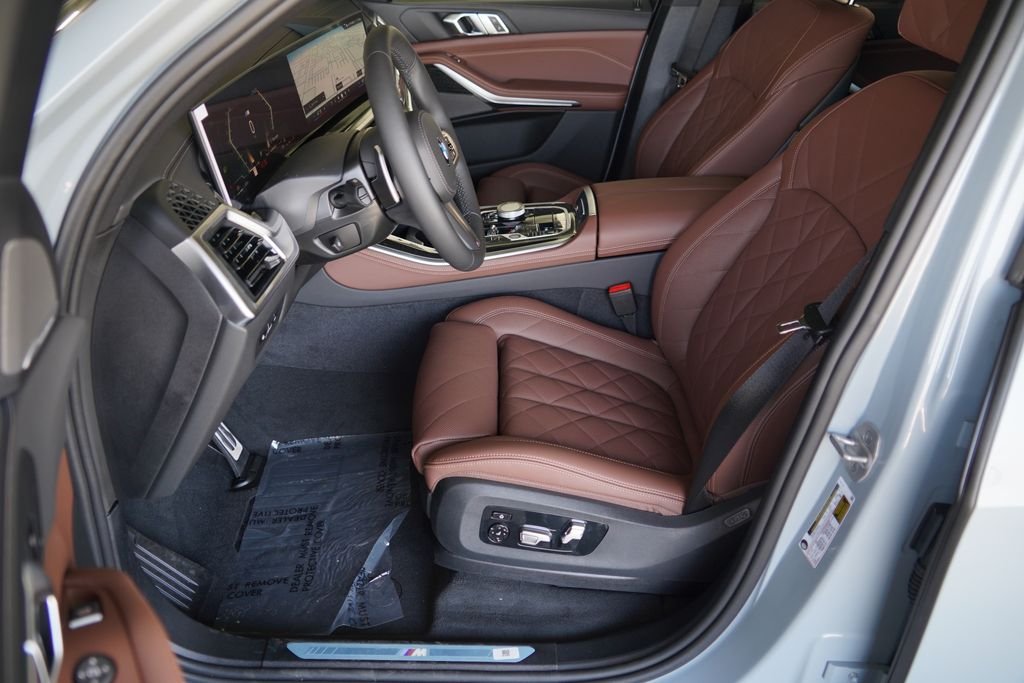 New 2026 Brooklyn Grey Metallic BMW sDrive40i image 9