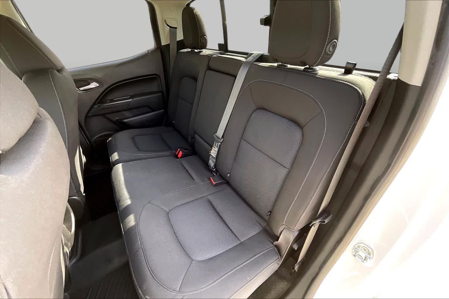 Used 2018 Summit White Chevrolet 4WD LT image 19