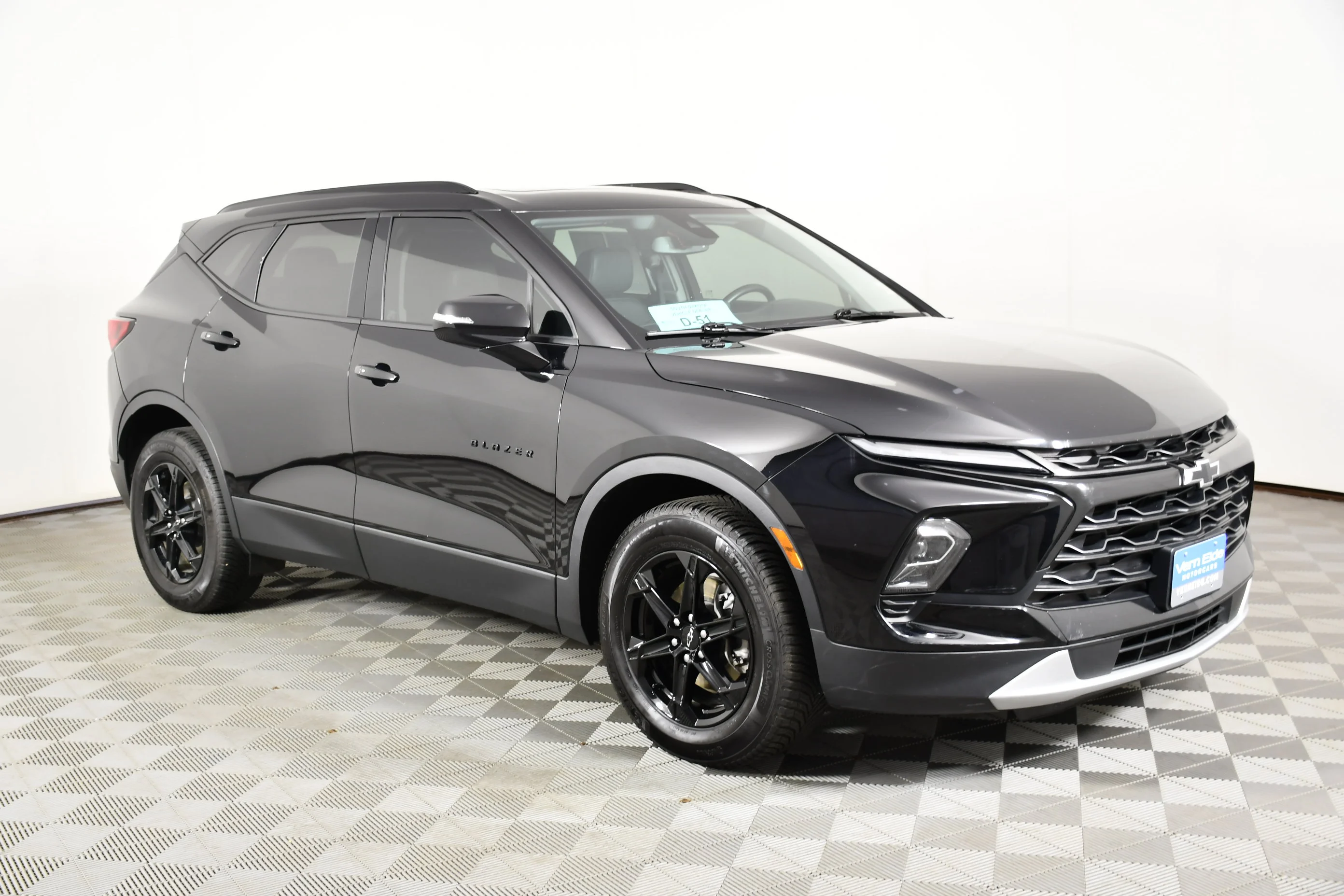 Used 2023 Black Chevrolet LT image 4