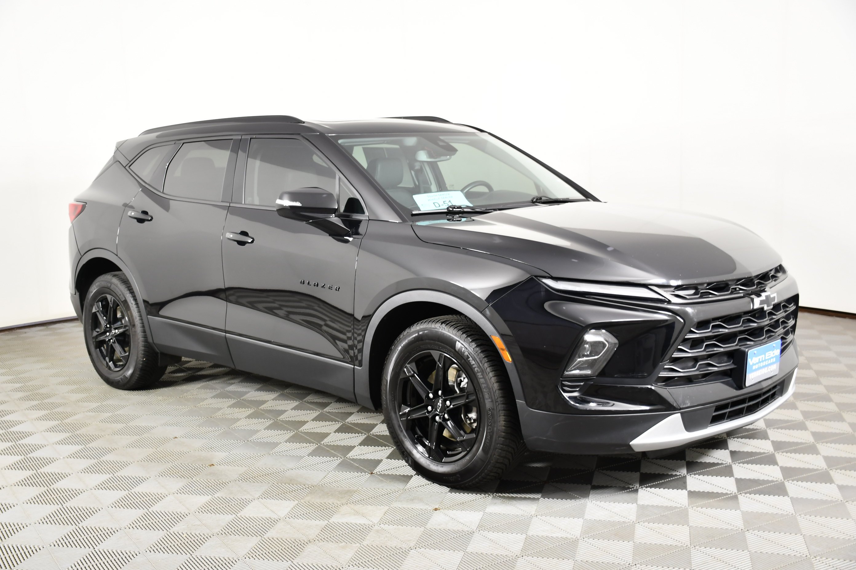 Used 2023 Black Chevrolet LT image 4