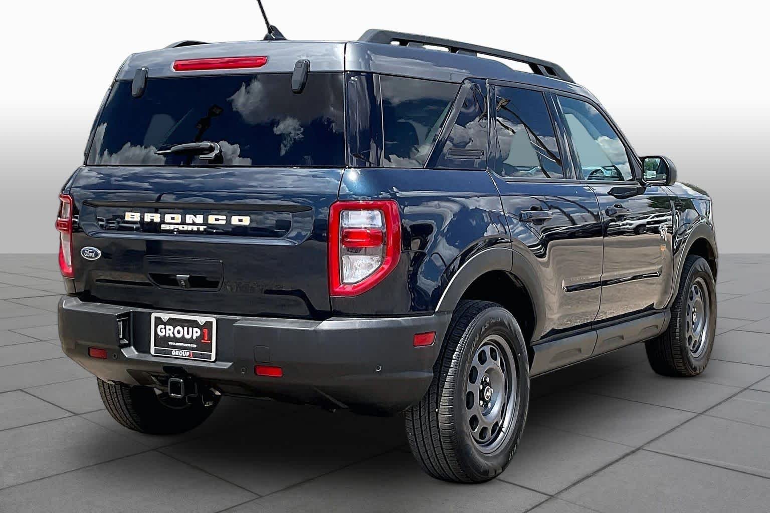 Used 2022 Alto Blue Metallic Tinted Clearcoat Ford Badlands image 12