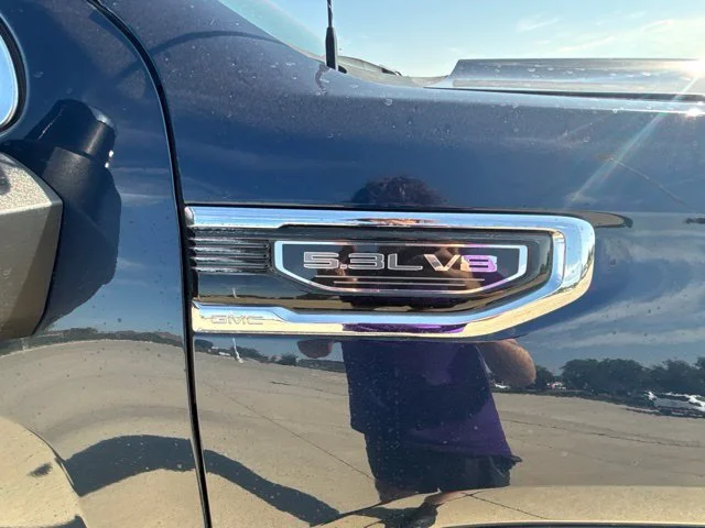 Used 2021 Pacific Blue Metallic GMC SLE image 36