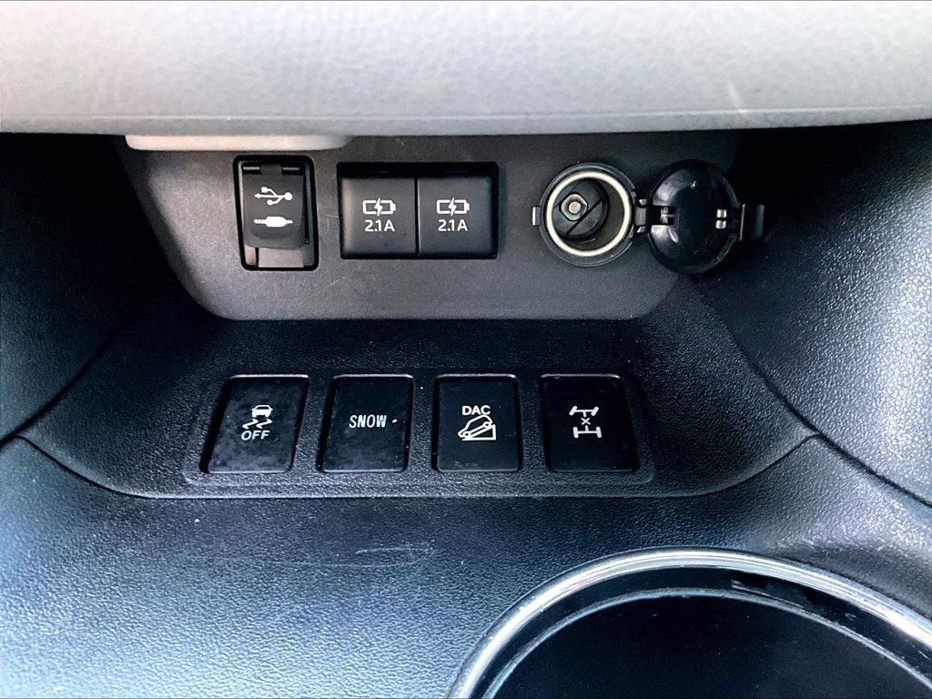 Used 2017 Blizzard Pearl Toyota LE image 28