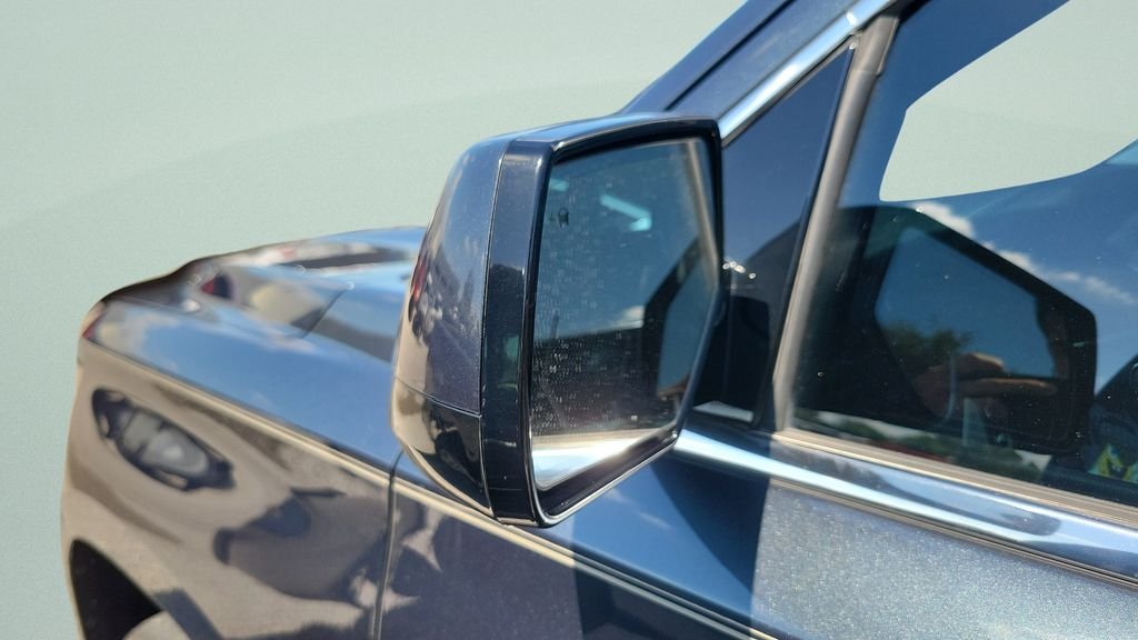 Used 2019 Gray Chevrolet LT image 4
