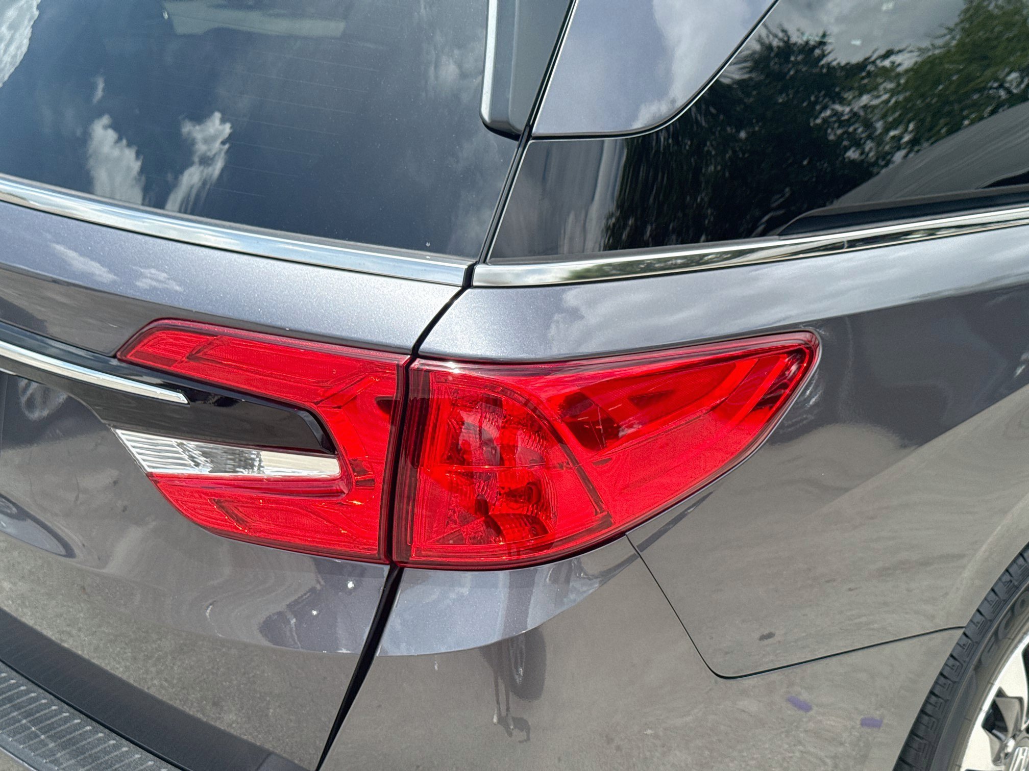 Certified Used 2024 Modern Steel Metallic Honda EX-L image 26
