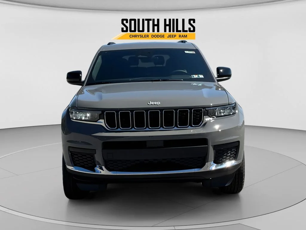 New 2027 Sting-Gray Clearcoat Jeep Laredo image 8