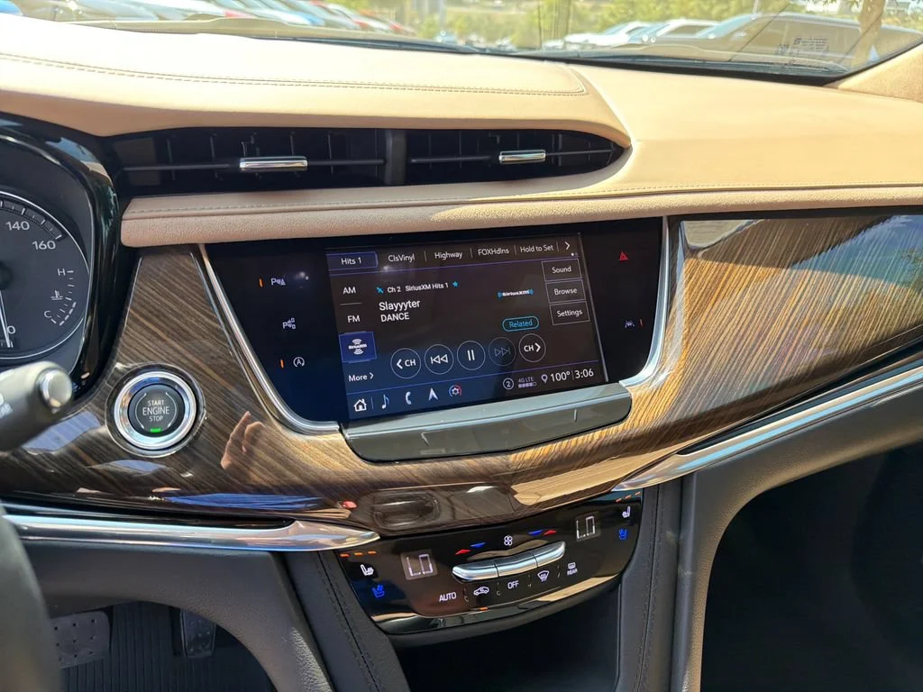 Used 2020 CRYSTAL WHITE TRICOAT Cadillac AWD Premium Luxury image 25