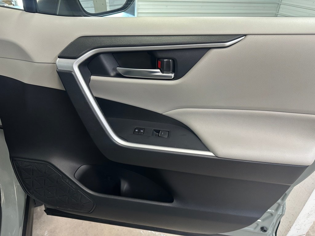 2023 Toyota RAV4 XLE Premium - Photo 31
