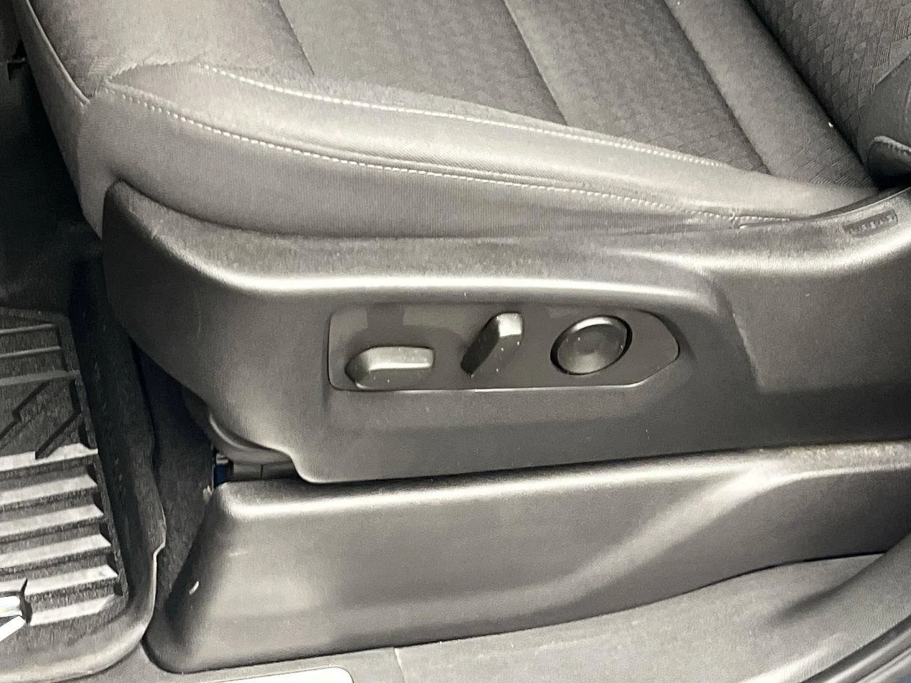 2022 Chevrolet Silverado 1500 RST - Photo 12