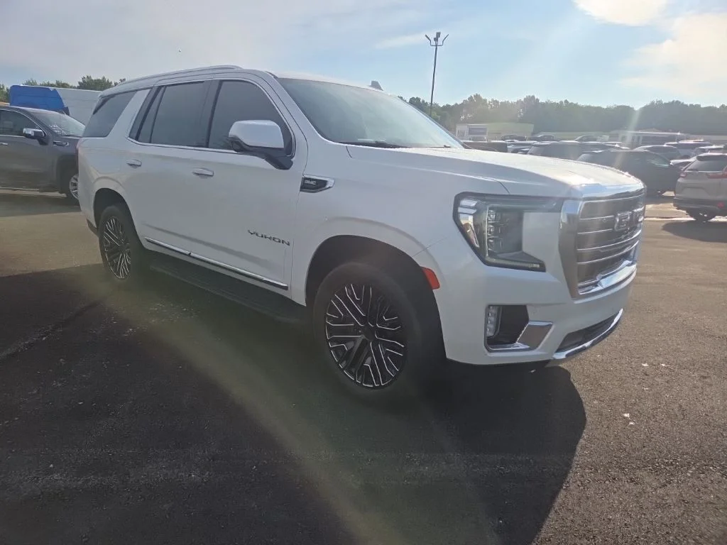 Used 2022 White GMC SLT image 12