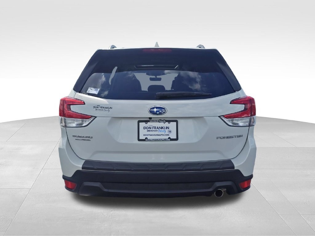 Used 2023 White Subaru Limited image 4