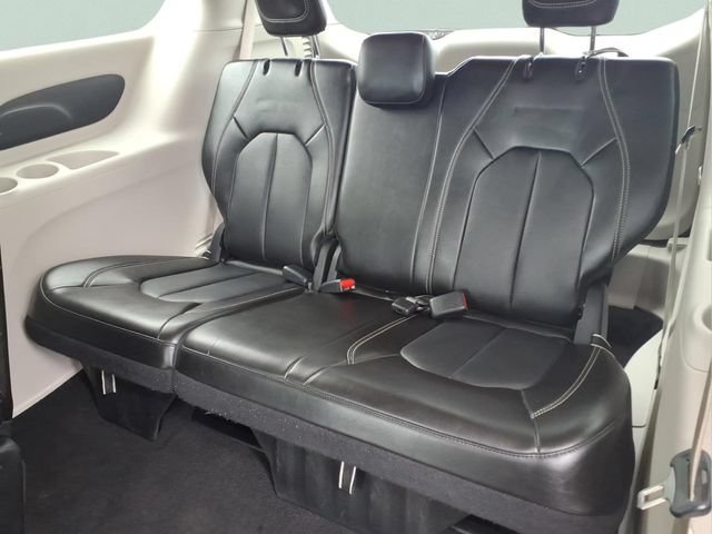 Used 2024 Black Chrysler Touring L image 22