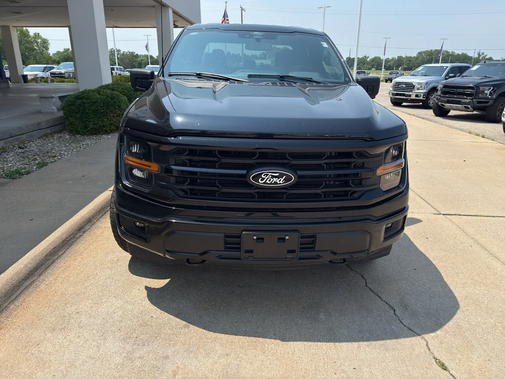 Used 2024 Agate Black Metallic Ford XLT image 15