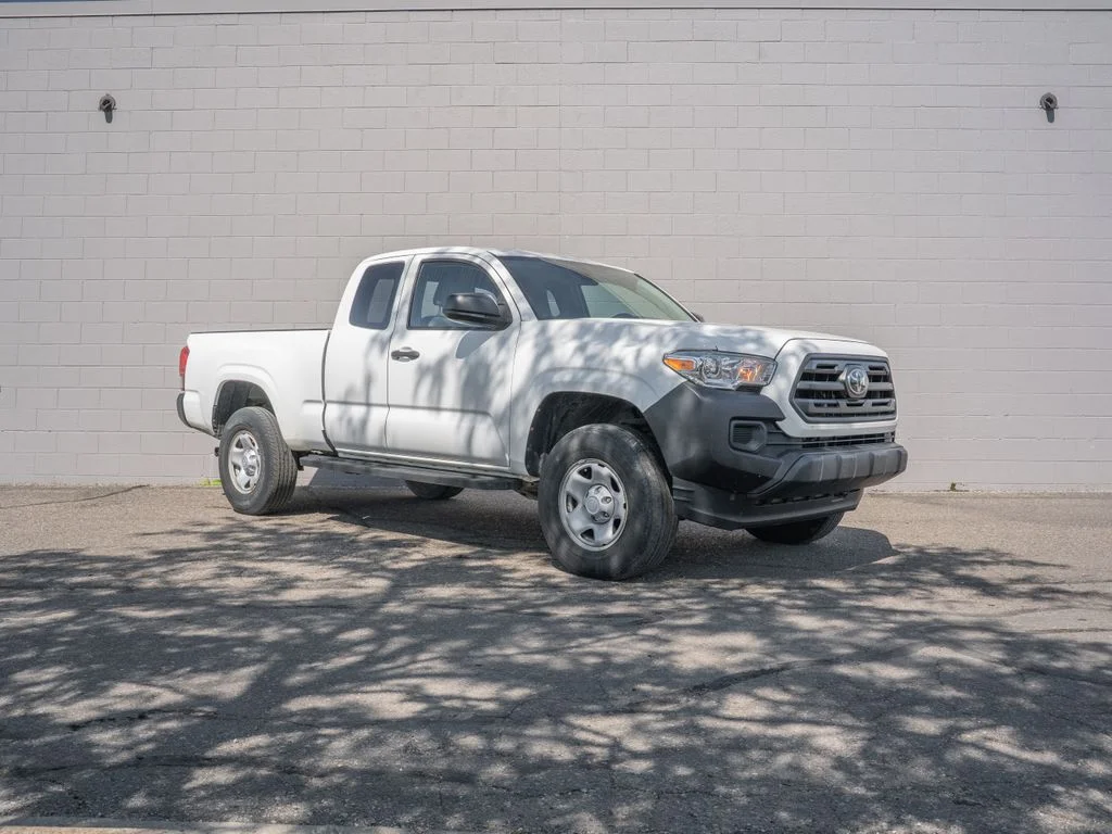 Used 2019 White Toyota SR image 9