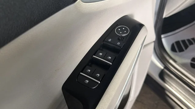 Used 2020 Silver Kia LX image 27