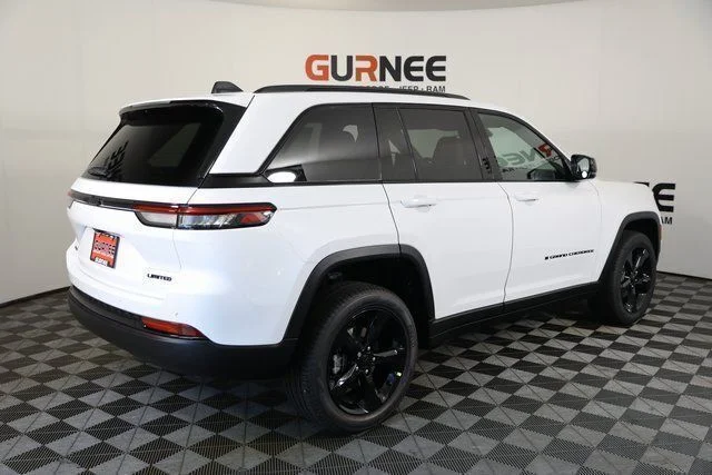New 2025 Bright White Clear-Coat Exterior Paint Jeep Limited image 23