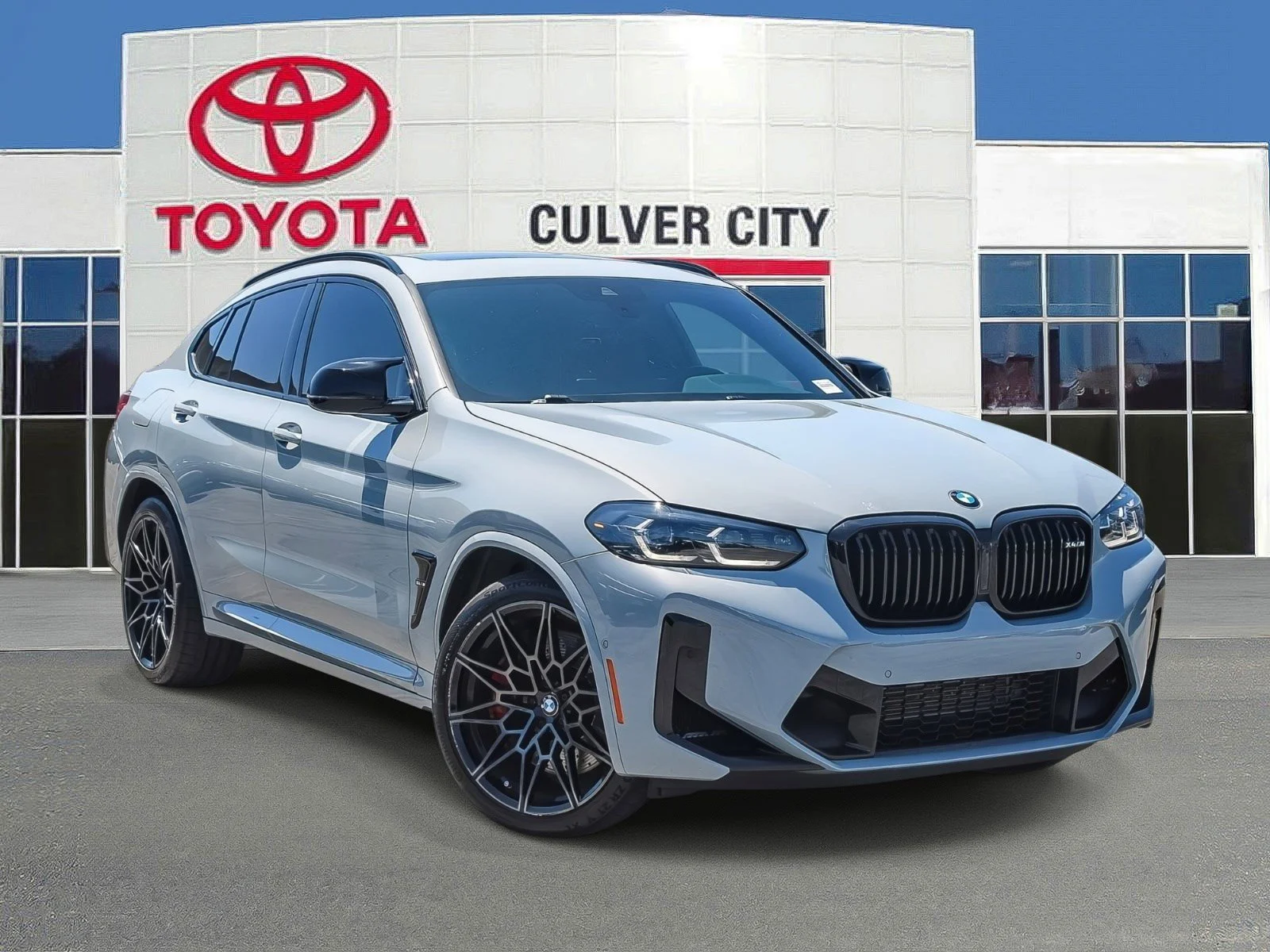 2023 BMW X4 M -'s photo