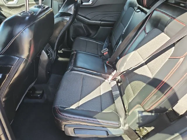 2026 Ford Escape ST-Line - Photo 13