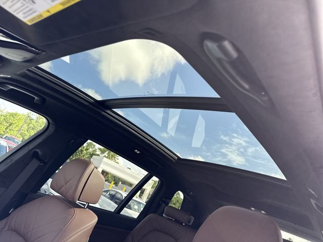 New 2027 Carbon Black Metallic BMW xDrive40i image 23