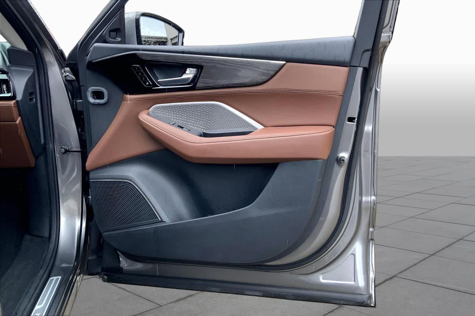 Used 2023 Liquid Carbon Metallic Acura w/Advance Package image 22