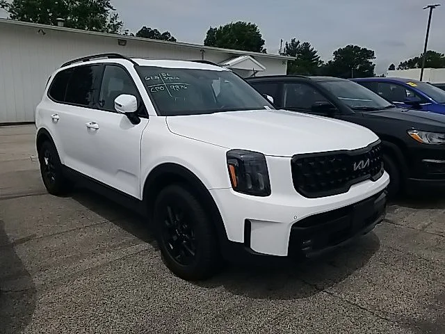 Used 2024 White Kia SX X-Pro image 3