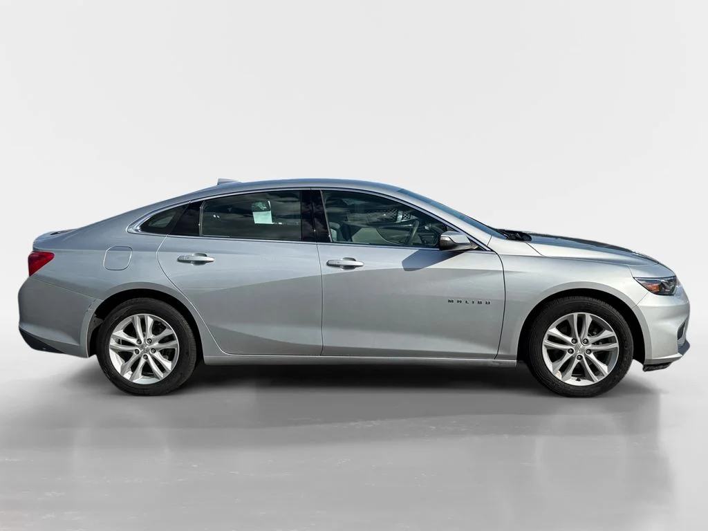 Used 2018 Silver Ice Metallic Chevrolet LT image 3