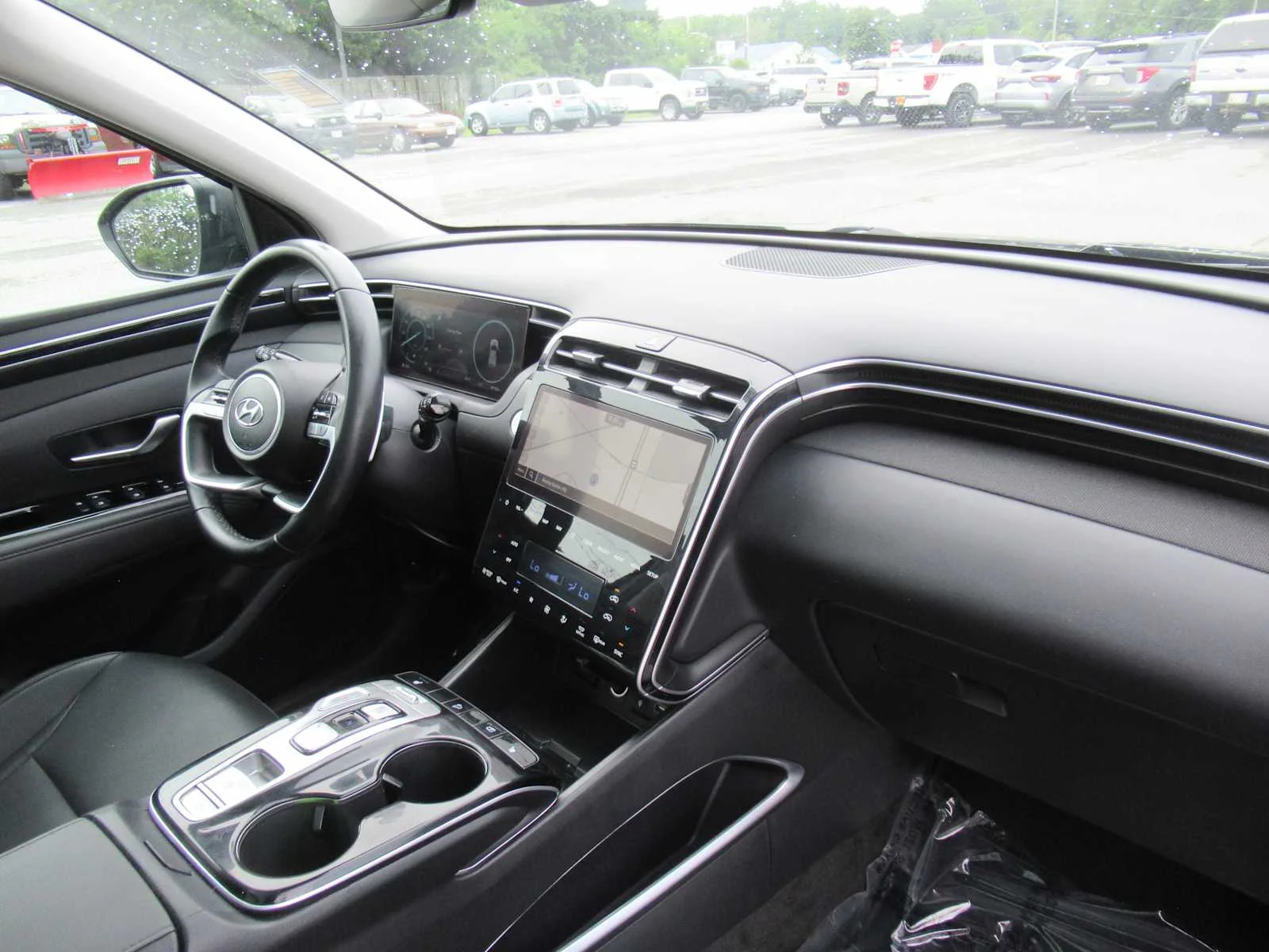 Used 2024 Amazon Gray Hyundai SEL Convenience image 26