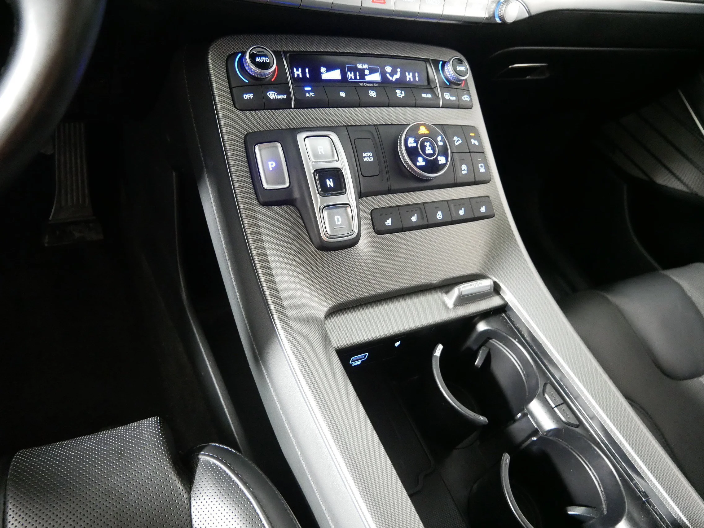 2022 Hyundai Palisade Limited - Photo 24