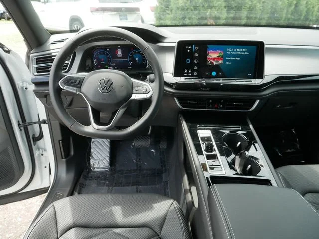 New 2026 White Volkswagen 2.0T SE w/Technology image 9