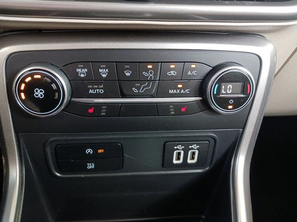 Used 2020 Silver Ford SE image 23