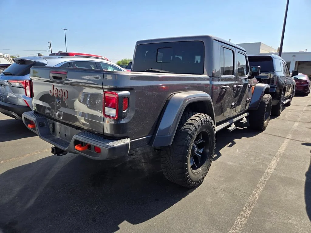 Used 2021 Granite Crystal M Jeep Mojave image 2