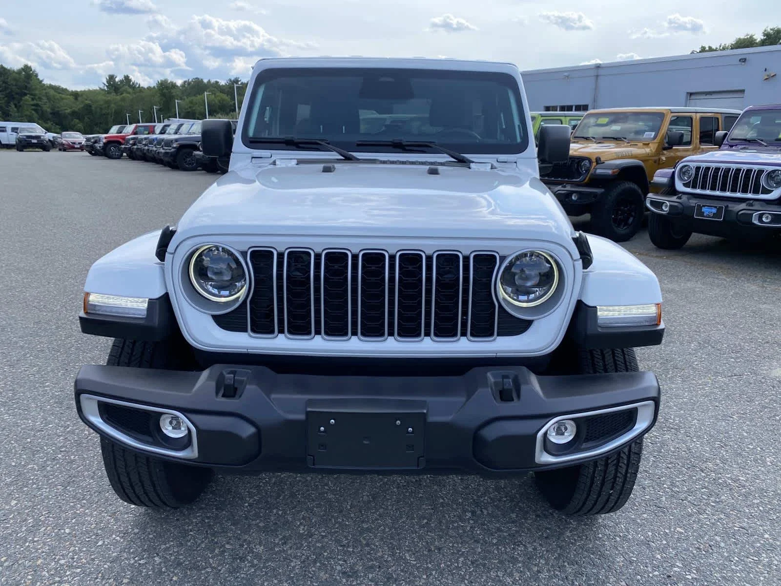 Used 2026 Bright White Clearcoat Jeep Sahara image 9