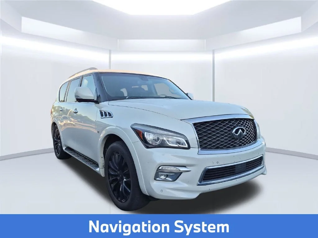 Used 2017 White INFINITI Base image 6