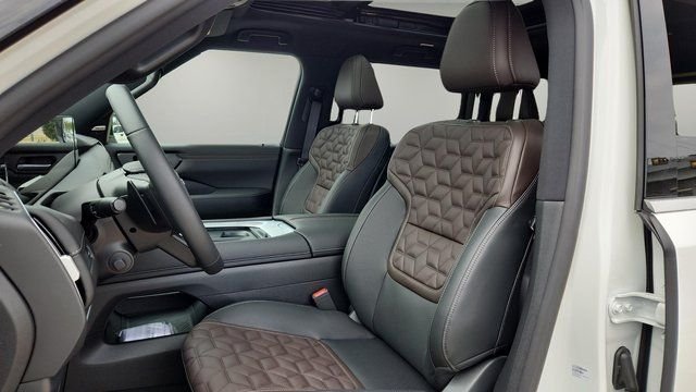 New 2025 Deep Ocean Blue Pearl Nissan Platinum Reserve image 10