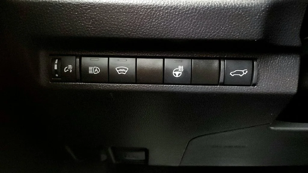 Used 2025 Blue Toyota XLE Premium image 33