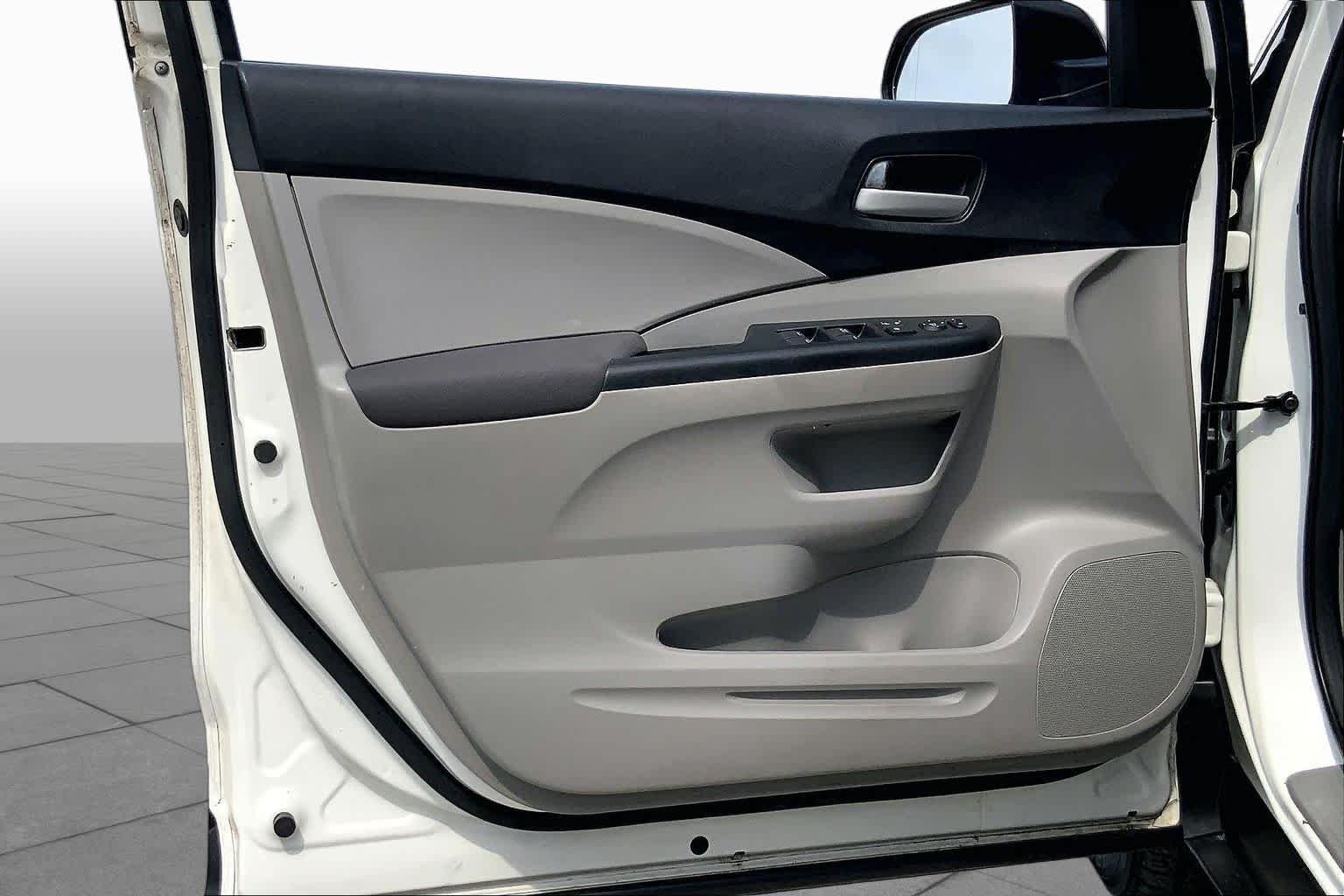 Used 2013 White Diamond Pearl Honda LX image 21