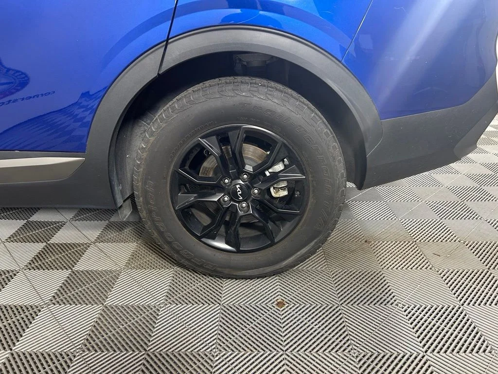 Used 2024 Sapphire Blue Kia X-Pro Prestige image 21