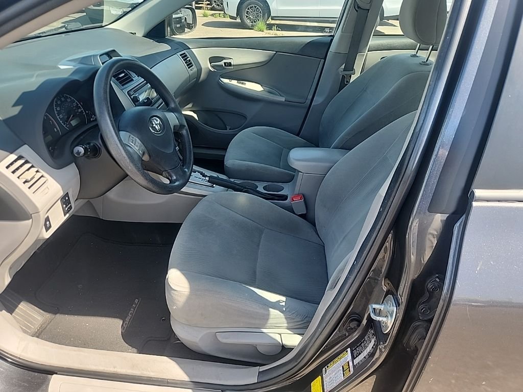 Used 2012 Gray Toyota LE image 19