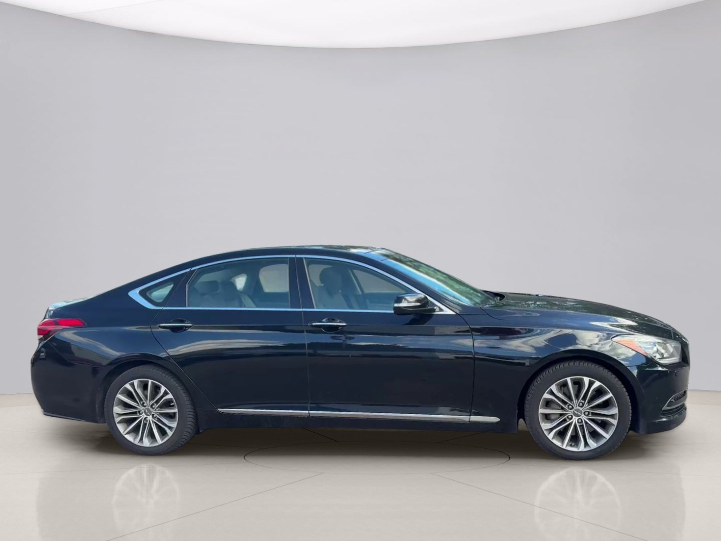 Used 2015 Black Hyundai AWD image 6