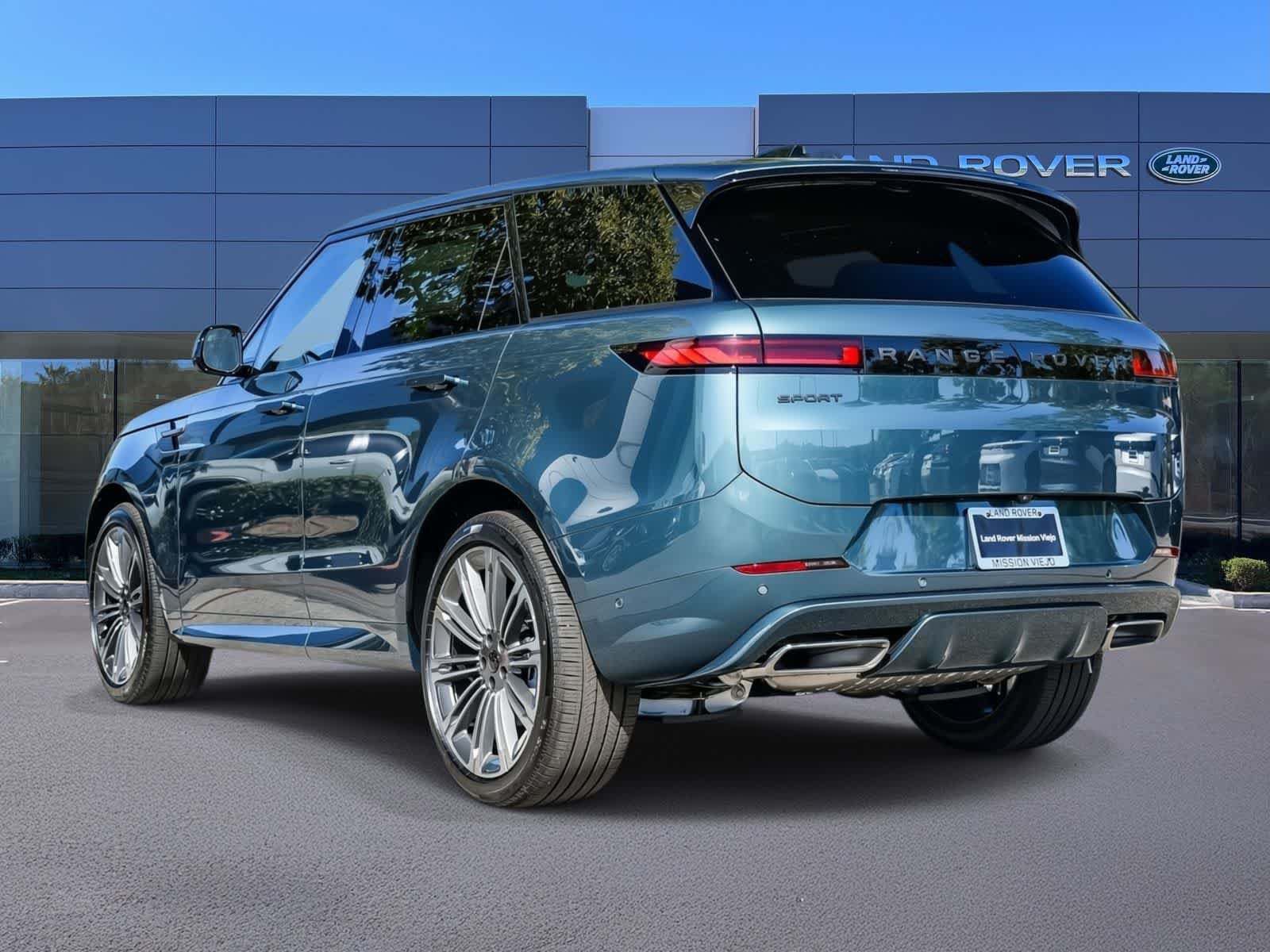 New 2026 Giola Green Land Rover Dynamic SE image 6