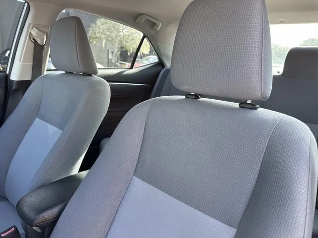 Used 2014 Silver Toyota L image 25