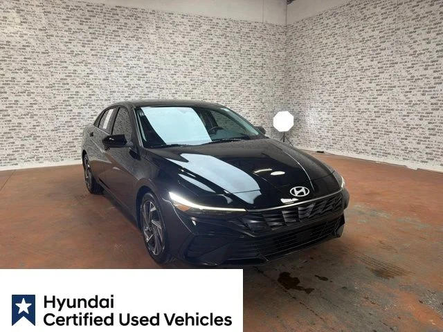 Certified Used 2025 Abyss Black Hyundai SEL Convenience image 1