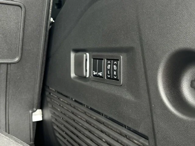 2026 GMC Yukon AT4 - Photo 13