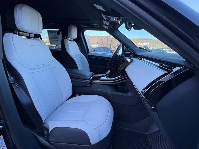 New 2026 Carpathian Grey Land Rover Dynamic SE image 40