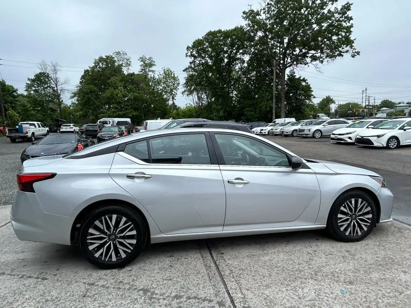 Used 2024 Silver Nissan 2.5 SV Sedan 4D image 11